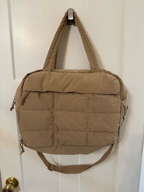 Brand new Quilted Tote Shoulder Bag in Tan